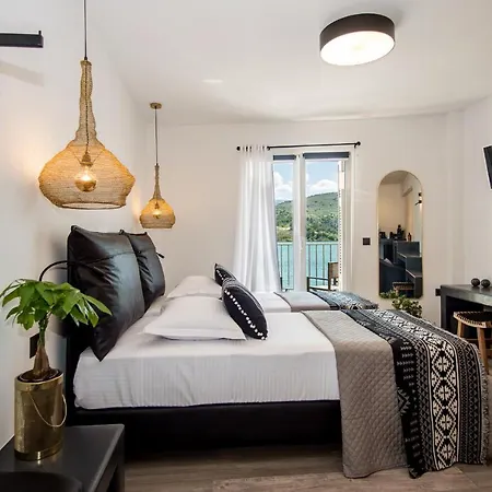 A & B Minimal ιι With Sea View In Argostóli