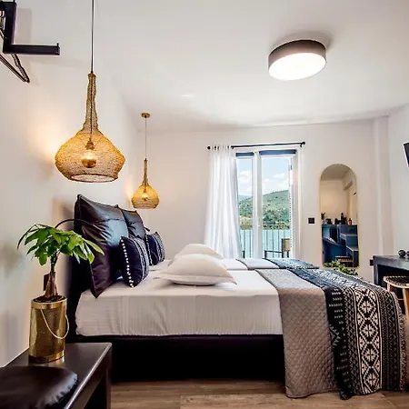 A & B Minimal ιι With Sea View In Apartman