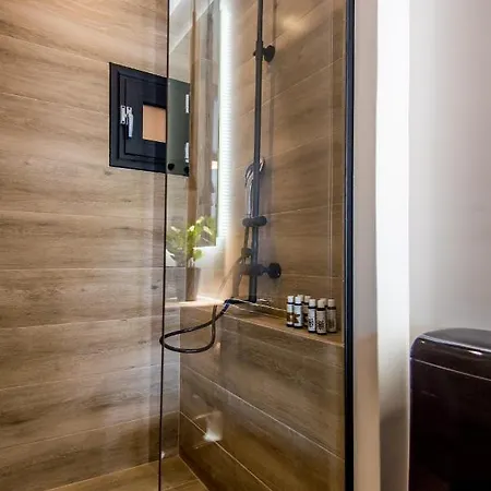 A & B Minimal ιι With Sea View In Appartement