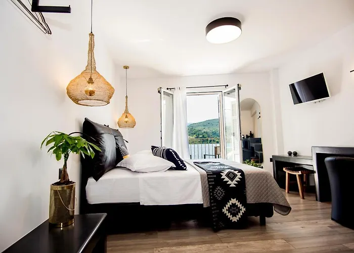 Apartment A & B Minimal ιι With Sea View In