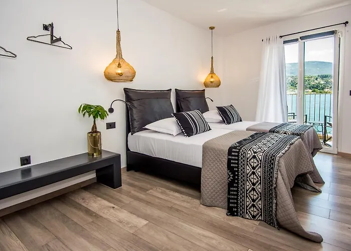 Apartment A & B Minimal ιι With Sea View In