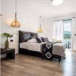 A&b Minimal ιι With Sea View In Διαμέρισμα *